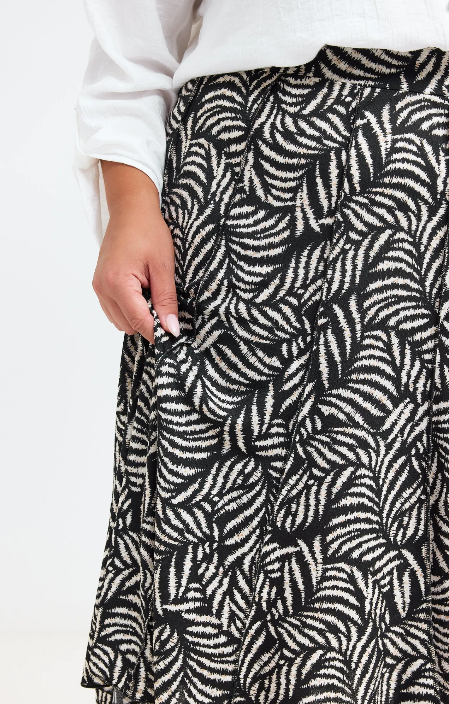 Toscane Boutique Jupes|Jupe évasée imprimé fougère NOIR