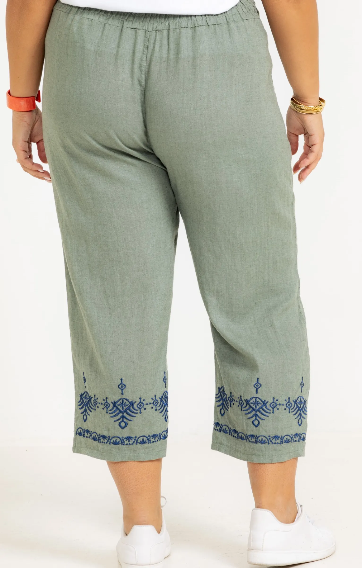 Toscane Boutique Pantalons|Pantacourt lin viscose brodé CELADON
