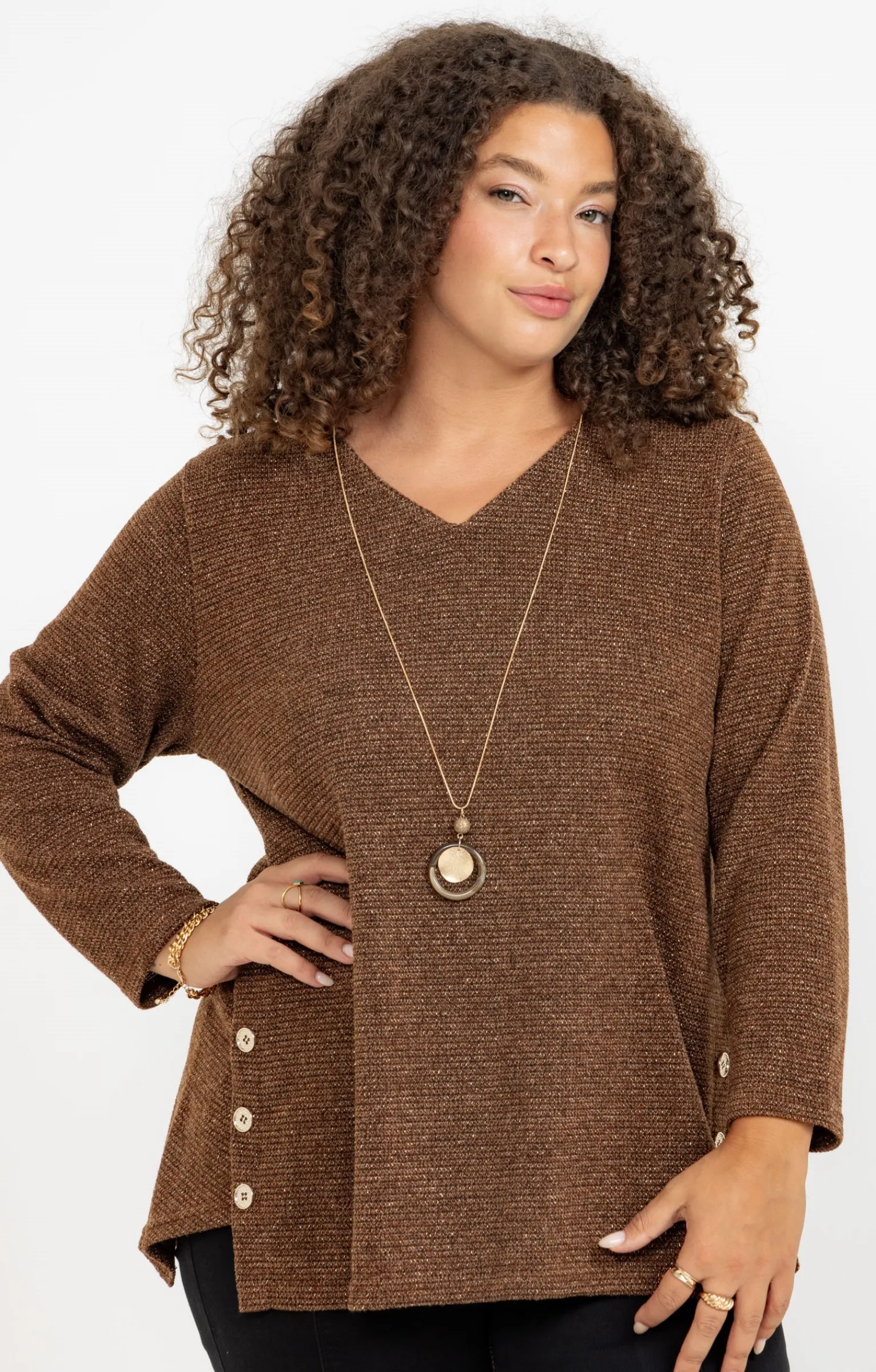 Toscane Boutique Pulls & Cardigans|Pull en maille brillante et collier CAMEL
