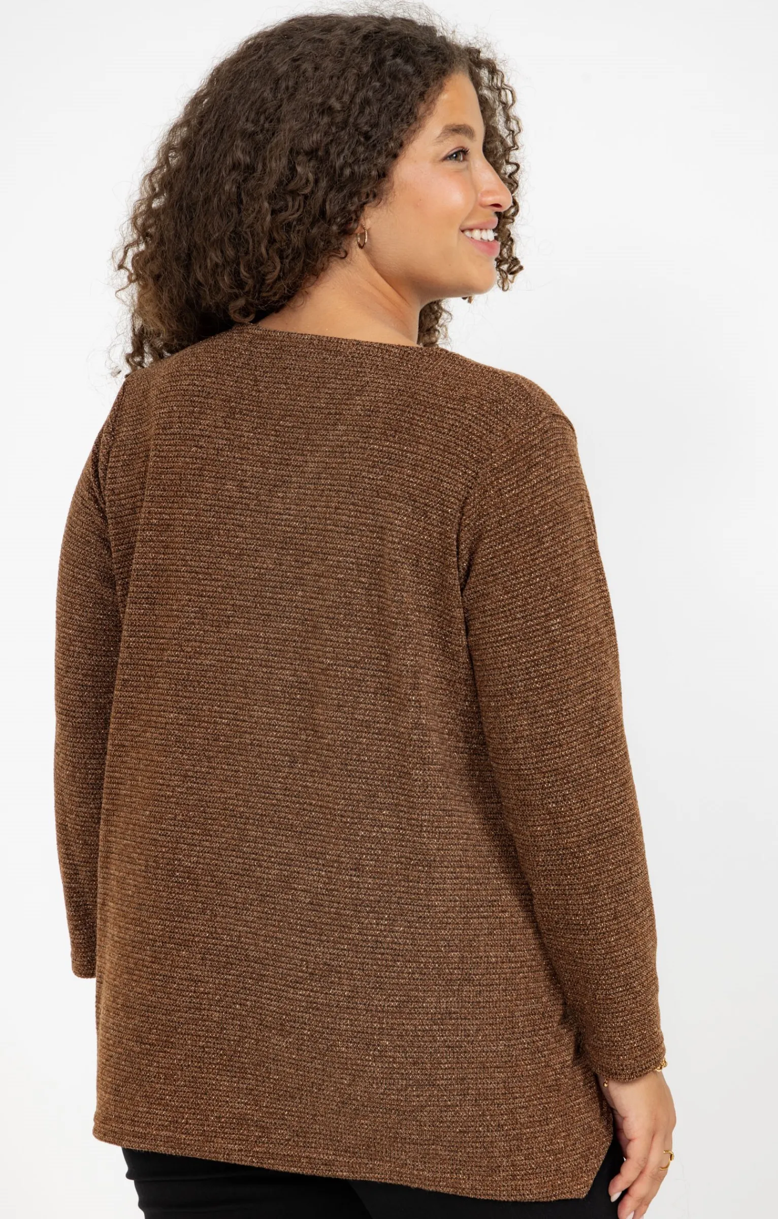 Toscane Boutique Pulls & Cardigans|Pull en maille brillante et collier CAMEL